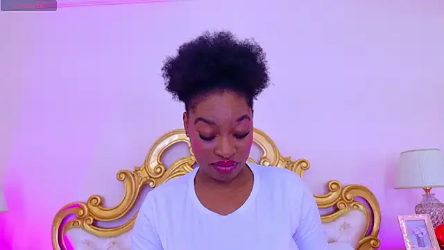 Snapshot of NatashaSilvers chatting on 02-25-26, 12:37 NatashaSilvers online show from 02-25-26, 12:37