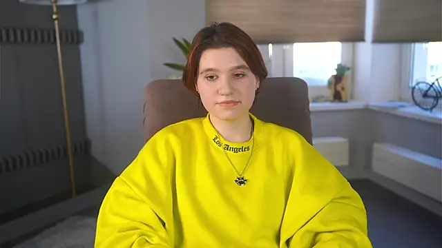 Snapshot of BelleHayton chatting on 02-11-26, 12:10 BelleHayton online show from 02-11-26, 12:10