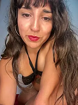 Snapshot of Latinaelisa chatting on 02-23-26, 02:20 Latinaelisa online show from 02-23-26, 02:20