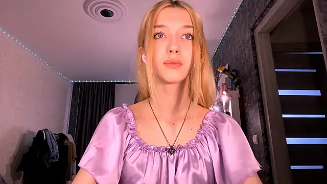 Snapshot of TaliCaan chatting on 02-14-26, 12:13 TaliCaan online show from 02-14-26, 12:13