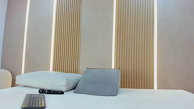 eva lain online show from 04-06-26, 01:45