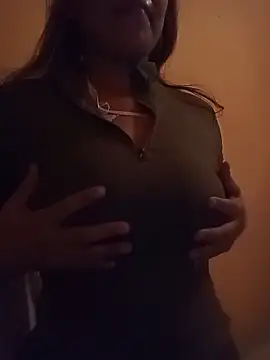 Snapshot of Lindagirlcum chatting on 02-17-26, 01:18 Lindagirlcum online show from 02-17-26, 01:18