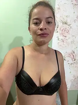 Snapshot of AriBeautiful chatting on 02-21-26, 05:30 AriBeautiful online show from 02-21-26, 05:30