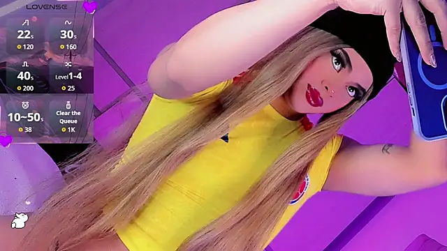 Snapshot of Danna_xz chatting on 06-17-26, 06:42 Danna xz online show from 06-17-26, 06:42