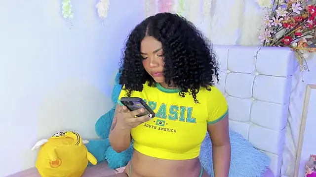 Snapshot of Angel_Belll chatting on 05-31-26, 12:30 Angel Belll online show from 05-31-26, 12:30