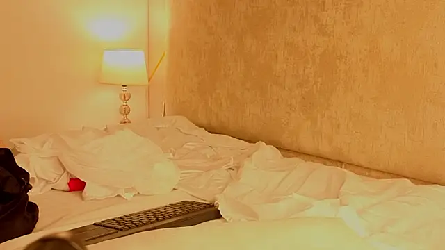 Nioki  online show from 03-25-26, 04:29