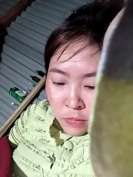 Yiyoongg online show from 02-18-26, 01:29