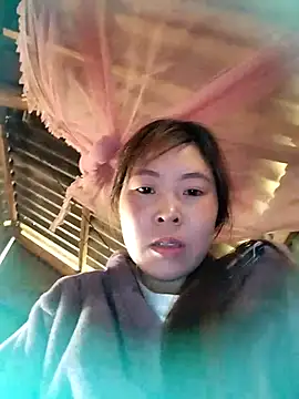 Yiyoongg online show from 03-25-26, 01:55