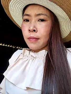 Yiyoongg online show from 03-31-26, 03:08