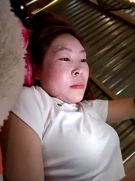 Yiyoongg online show from 04-13-26, 06:30