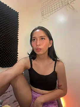 Snapshot of goddess_athena69 chatting on 04-29-26, 03:27 goddess athena69 online show from 04-29-26, 03:27