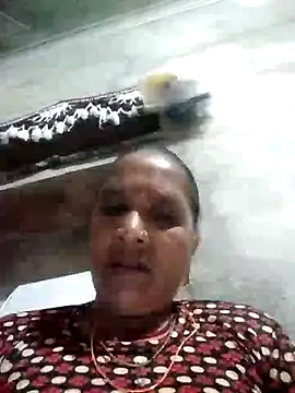 Snapshot of Loomaraj chatting on 06-07-26, 05:16 Loomaraj online show from 06-07-26, 05:16