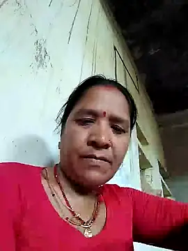 Snapshot of Loomaraj chatting on 06-14-26, 02:24 Loomaraj online show from 06-14-26, 02:24