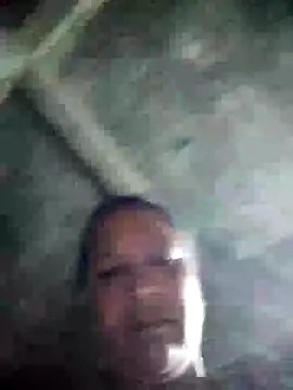 Snapshot of Loomaraj chatting on 07-16-26, 10:16 Loomaraj online show from 07-16-26, 10:16
