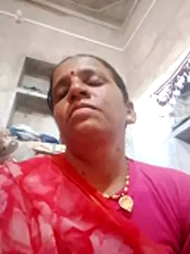 Snapshot of Anitarakkoli chatting on 06-19-26, 07:12 Anitarakkoli online show from 06-19-26, 07:12
