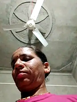 Snapshot of Anitarakkoli chatting on 06-21-26, 05:59 Anitarakkoli online show from 06-21-26, 05:59