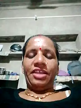 Snapshot of Anitarakkoli chatting on 06-26-26, 04:55 Anitarakkoli online show from 06-26-26, 04:55