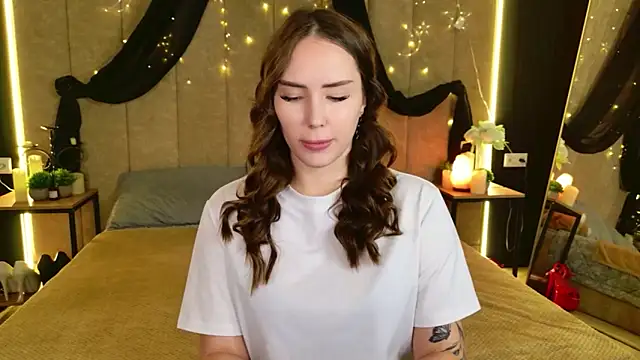 Snapshot of Arielle_Vade chatting on 06-30-26, 05:19 Arielle Vade online show from 06-30-26, 05:19