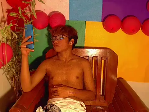 Snapshot of shopiaxox1 chatting on 02-16-26, 11:01 shopiaxox1 online show from 02-16-26, 11:01