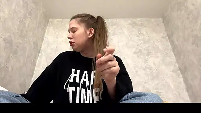 Snapshot of Lunexia_Kysstoria chatting on 02-18-26, 03:52 Lunexia Kysstoria online show from 02-18-26, 03:52