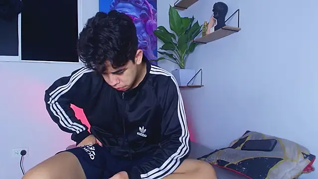 Snapshot of Gael_moon_ chatting on 02-26-26, 02:43 Gael moon online show from 02-26-26, 02:43