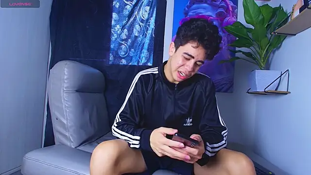 Snapshot of Gael_moon_ chatting on 02-26-26, 08:19 Gael moon online show from 02-26-26, 08:19