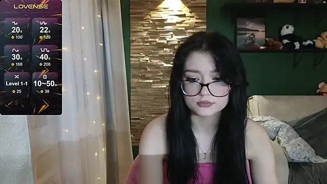 Snapshot of Whitney11_1131 chatting on 02-20-26, 02:17 Whitney11 1131 online show from 02-20-26, 02:17