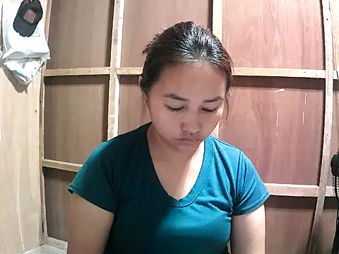 Snapshot of Cloudette_17 chatting on 02-13-26, 05:03 Cloudette 17 online show from 02-13-26, 05:03