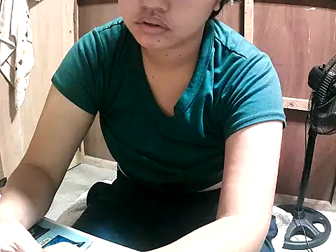 Snapshot of Cloudette_17 chatting on 02-14-26, 03:36 Cloudette 17 online show from 02-14-26, 03:36