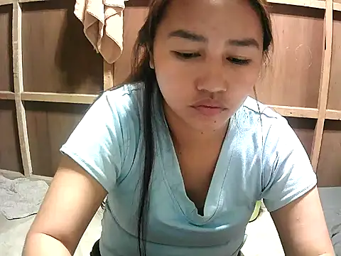 Snapshot of Cloudette_17 chatting on 02-20-26, 09:32 Cloudette 17 online show from 02-20-26, 09:32