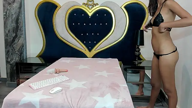 Snapshot of LinaSalazar chatting on 02-16-26, 07:21 LinaSalazar online show from 02-16-26, 07:21