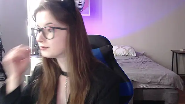 Snapshot of LunaXcherry chatting on 05-31-26, 11:06 LunaXcherry online show from 05-31-26, 11:06