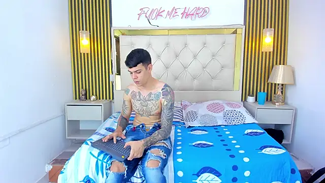 Adventurous Boys online show from 03-16-26, 06:12