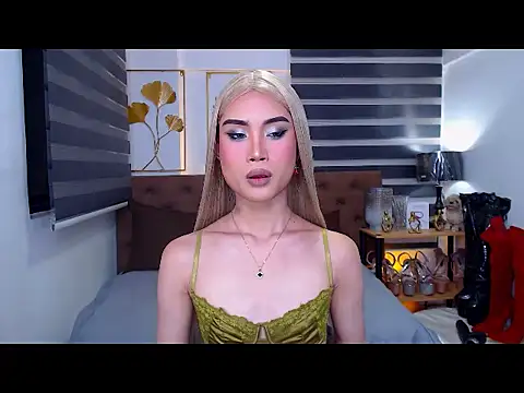 JuicyCockThea online show from 05-26-26, 02:13