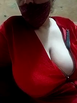 Snapshot of Simran_008 chatting on 02-15-26, 12:29 Simran 008 online show from 02-15-26, 12:29