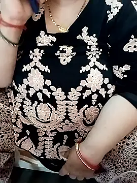 Snapshot of Simran_008 chatting on 02-27-26, 03:39 Simran 008 online show from 02-27-26, 03:39