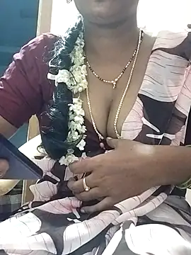 Snapshot of telugusailaja chatting on 06-07-26, 06:33 telugusailaja online show from 06-07-26, 06:33