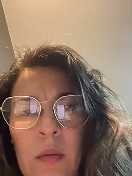 Snapshot of justinahallo chatting on 03-01-26, 01:07 justinahallo online show from 03-01-26, 01:07