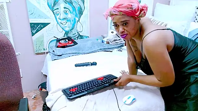 TyraHotxxx online show from 05-11-26, 02:45