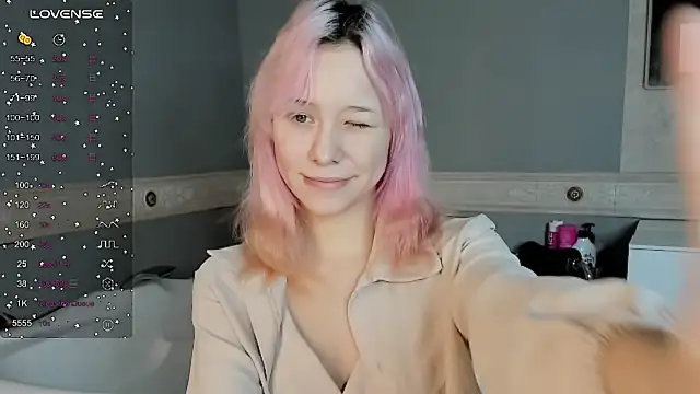 EmilyTrase online show from 04-10-26, 01:11