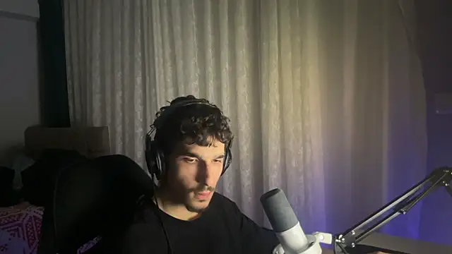 Snapshot of enesbabakral chatting on 03-02-26, 04:14 enesbabakral online show from 03-02-26, 04:14