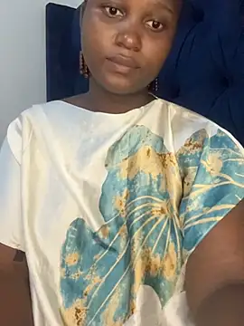 Snapshot of shyNia chatting on 02-20-26, 09:48 shyNia online show from 02-20-26, 09:48