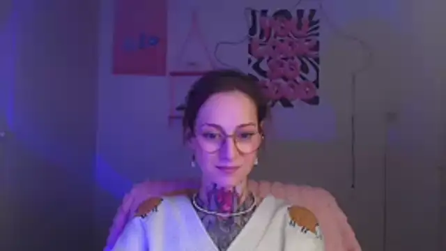 Esmi Winter online show from 03-12-26, 06:19