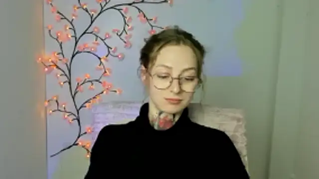 Esmi Winter online show from 04-03-26, 05:55