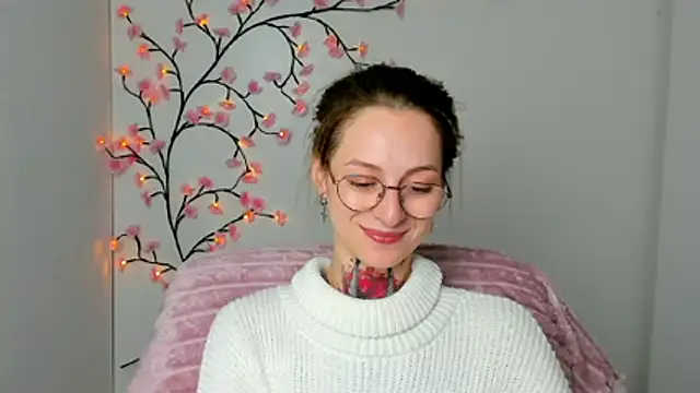 Esmi Winter online show from 04-11-26, 11:14