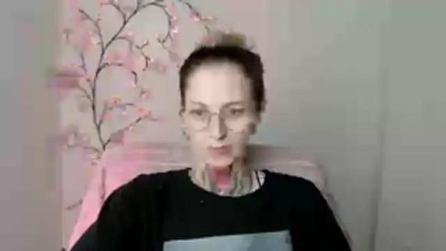 Snapshot of Esmi_Winter chatting on 05-12-26, 05:54 Esmi Winter online show from 05-12-26, 05:54