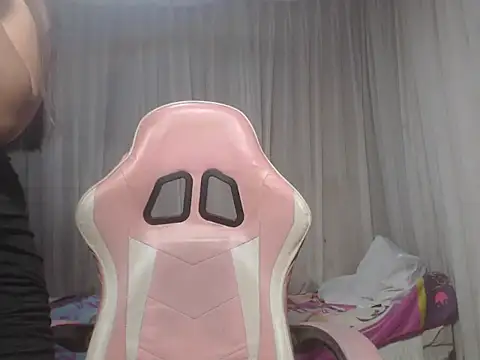 Snapshot of lyn67 chatting on 02-19-26, 02:18 lyn67 online show from 02-19-26, 02:18