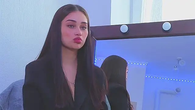 Sofia Plump online show from 03-05-26, 12:12