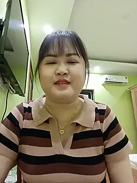 Snapshot of Kee-kimlee chatting on 07-15-26, 05:51 Kee-kimlee online show from 07-15-26, 05:51