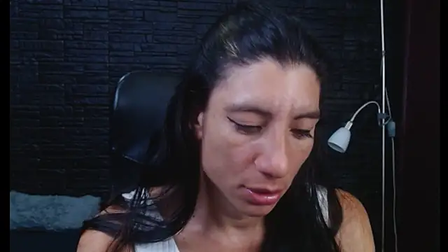 BrendaaCruz online show from 02-18-26, 12:12